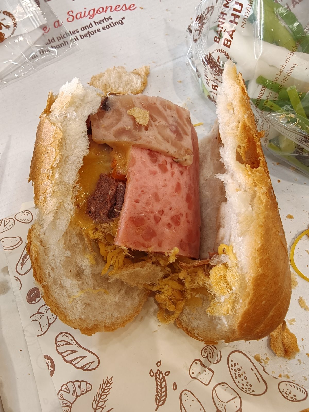 特製バインミーの断面