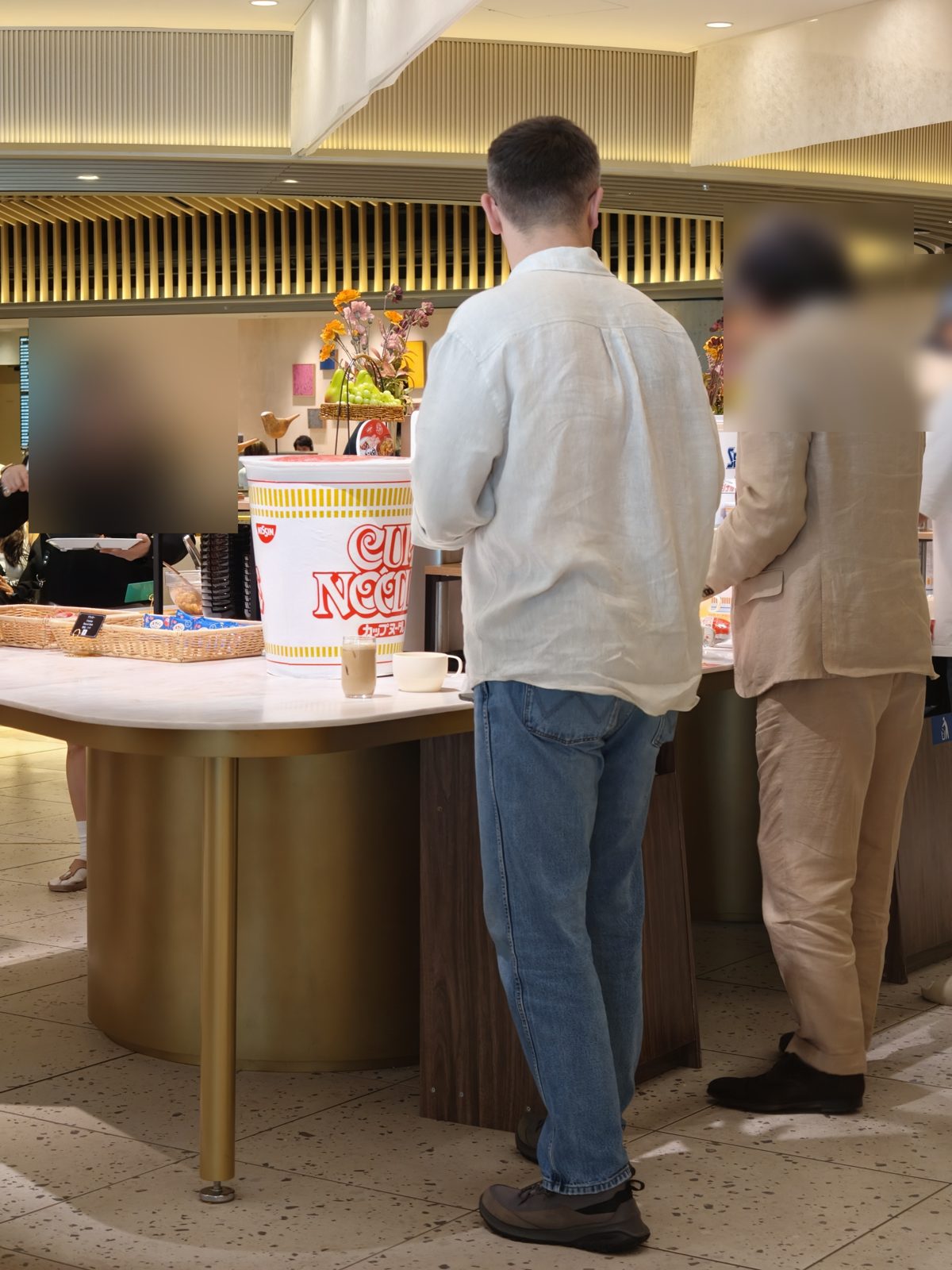 ビュッフェのコーナー。人物はぼかしています