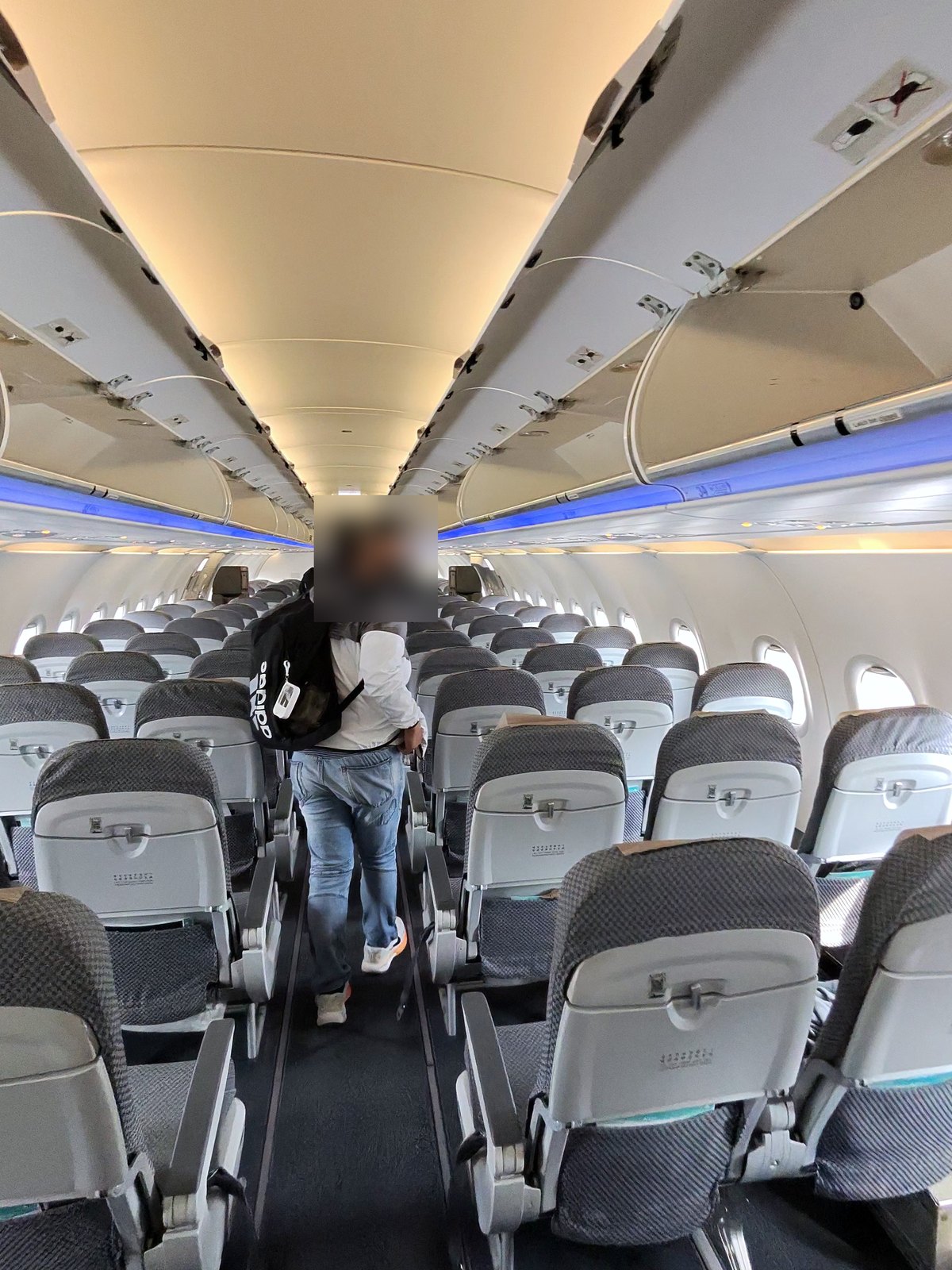 A321の機内。人物はぼかしています
