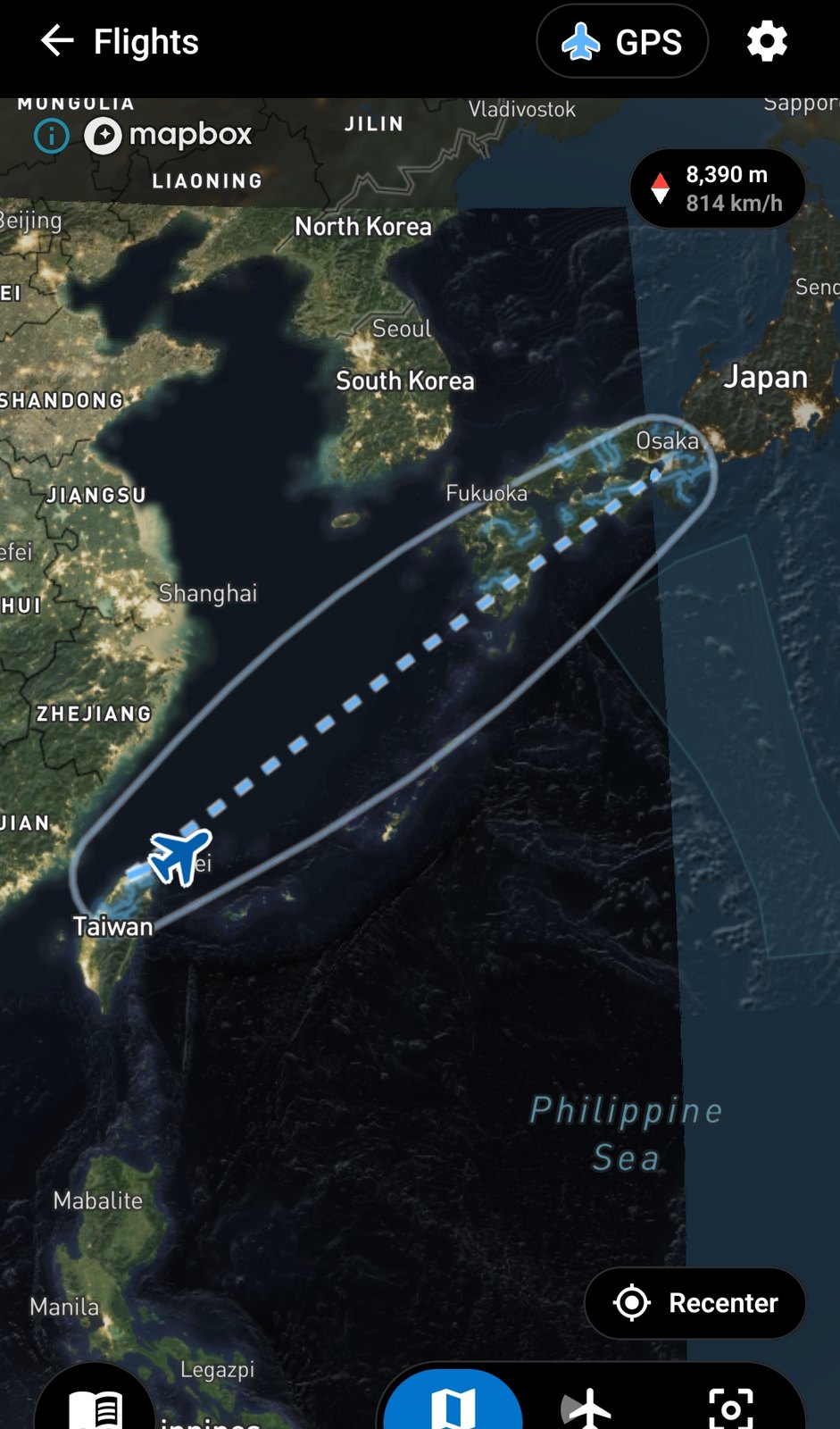 離陸後、台湾の北を抜けて高度8,390m